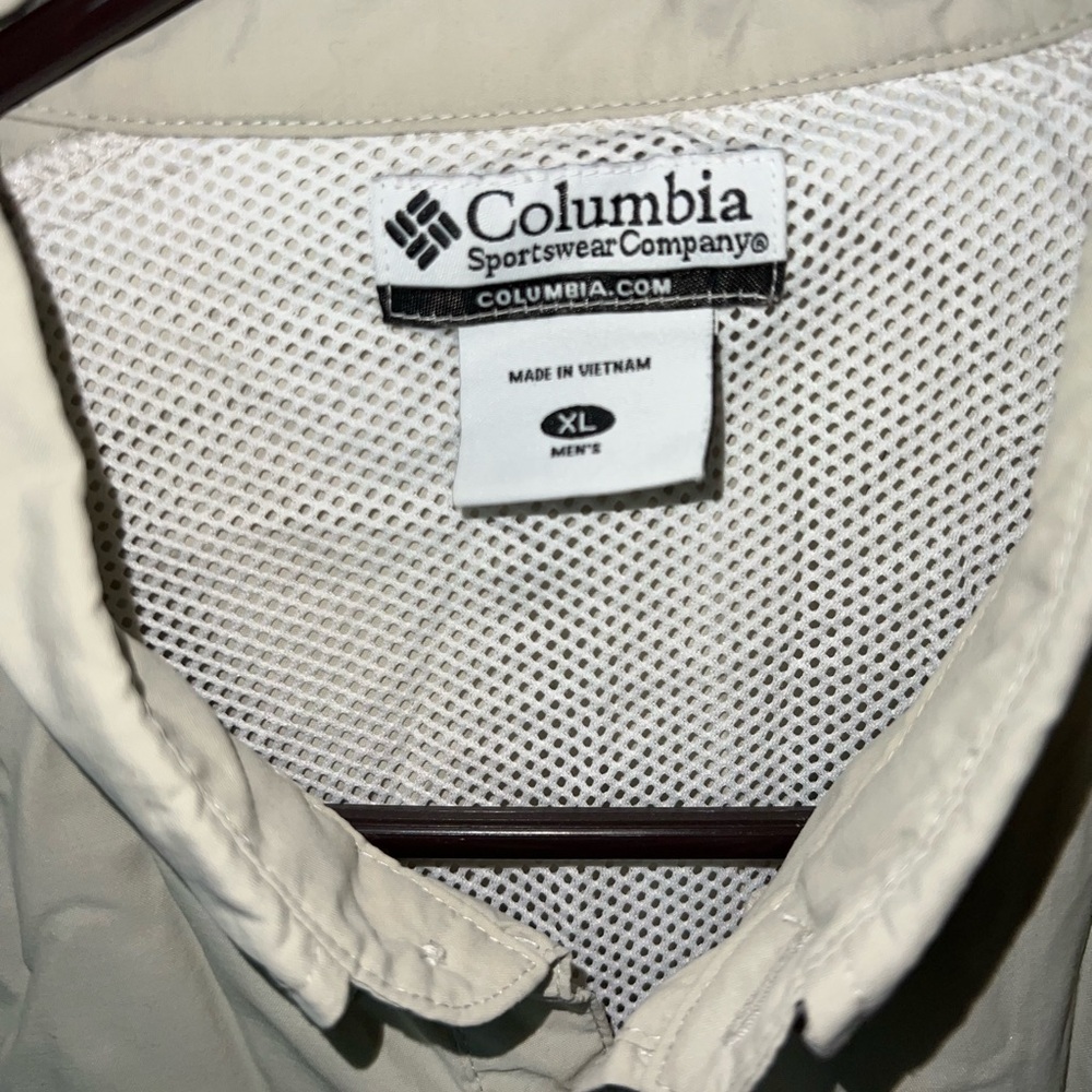 Sun-Protection Columbia Performance Fishing Gear UPF30+ Breathable Outdoor Shirt - Picture 3 of 9